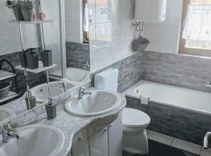 Relax & Enjoy At Powermoni شقة